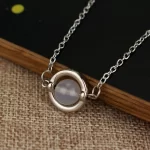 گردنبند سنگ ماه بلا سوان در گرگ و میش