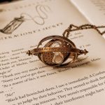 گردنبند نایم ترنز یا زمان برگردان اصل هری پاتر