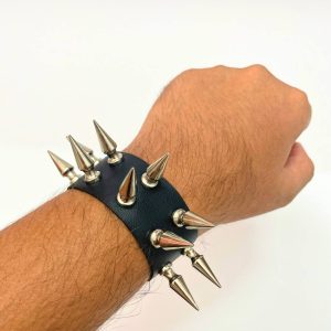 دستبند چرمی اسپایک دار